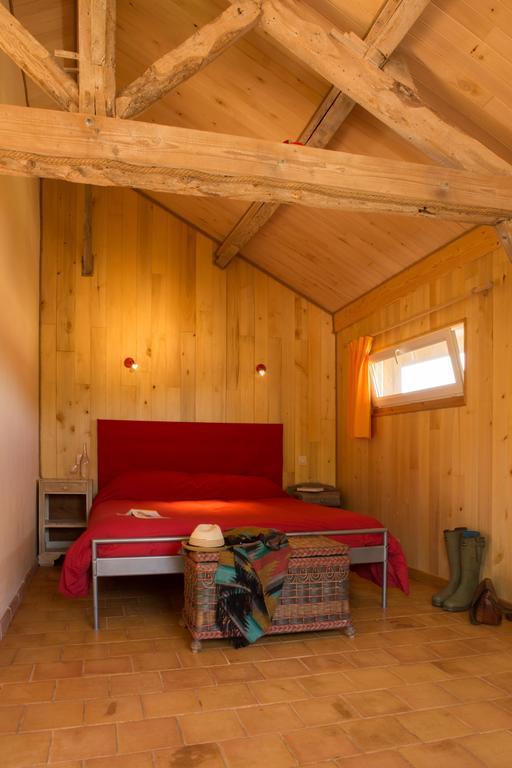 La Ferme De Cagnolle Hotel Saint-Amand-de-Belves Exterior photo