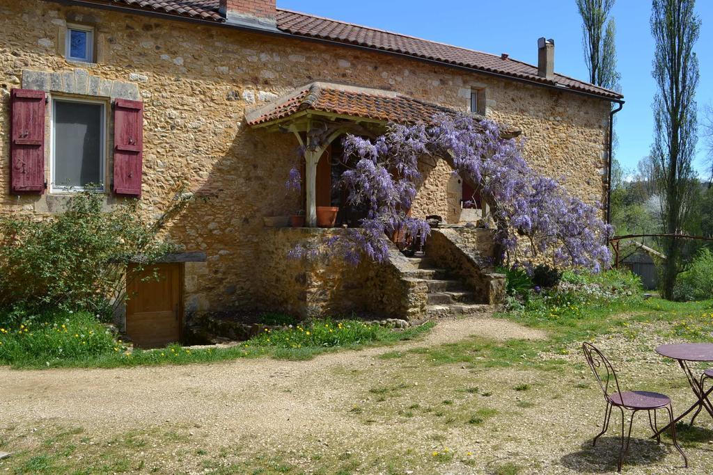 La Ferme De Cagnolle Hotel Saint-Amand-de-Belves Exterior photo